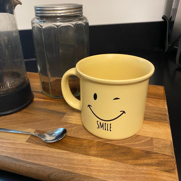 NEW ‘SMILE’ Smiley Face Mug - Picture 4 of 6